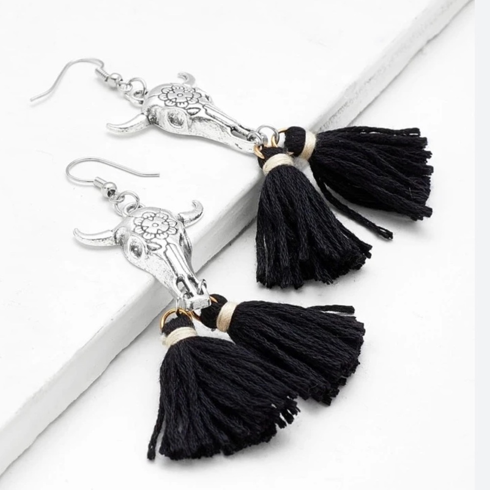Bullhead Tassel Lightweight Earrings